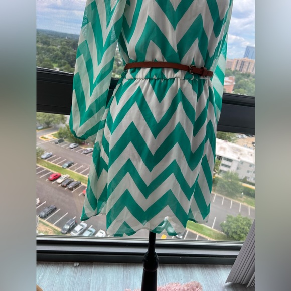 My Michelle Chevron Pattern Dress Size S/M - Picture 6 of 12